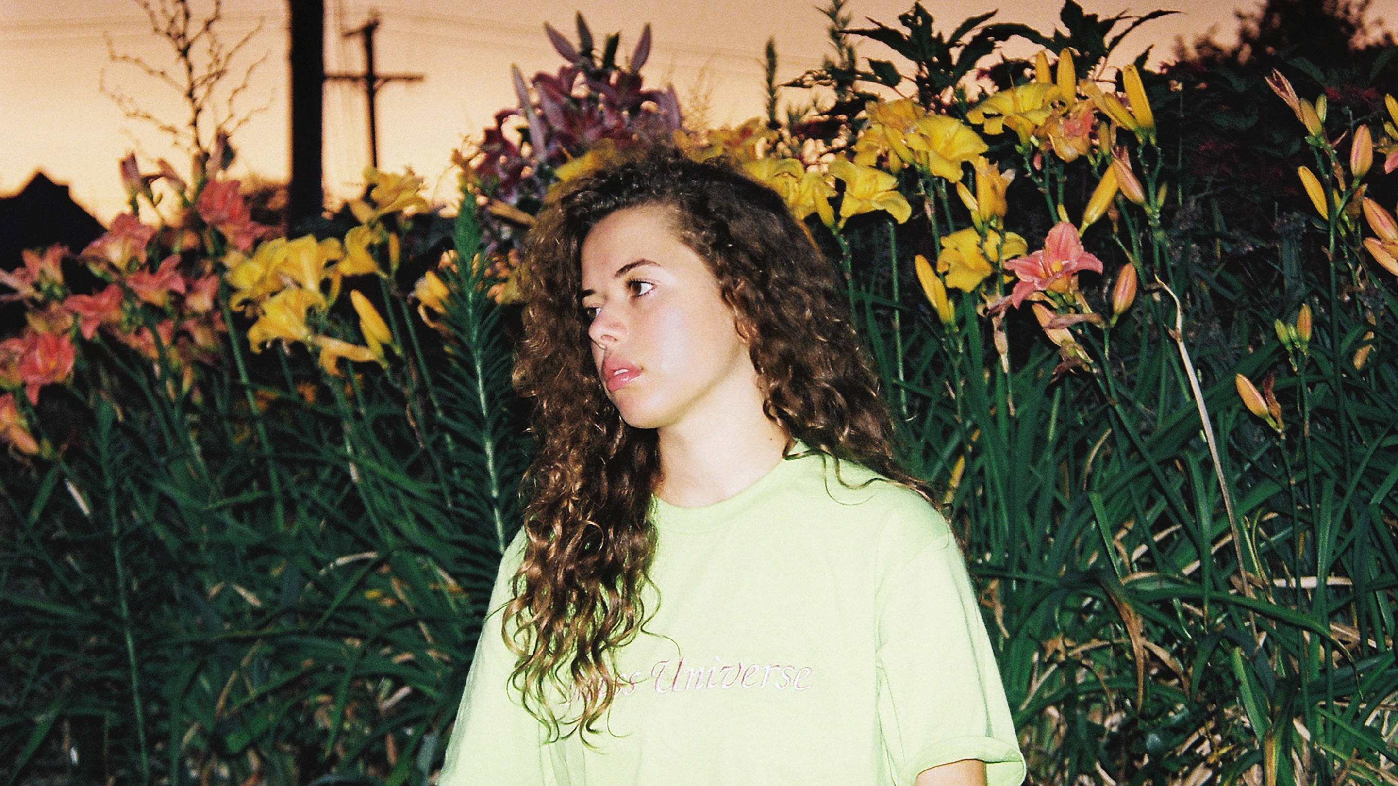 Nilufer yanya music